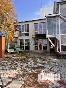 Дом 240м², 2-этажный, участок 6 сот.  