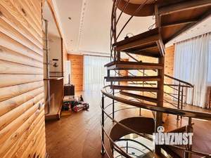 Дом 186м&sup2;, 3-этажный, участок 4 сот.  