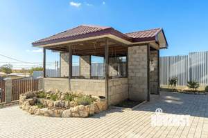 Дом 561м&sup2;, 3-этажный, участок 12 сот.  