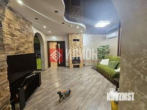 Дом 206м², 3-этажный, участок 10 сот.  