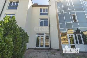 Дом 110м², 3-этажный, участок 1 сот.  