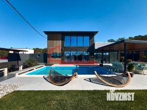 Дом 245м&sup2;, 2-этажный, участок 7 сот.  