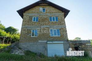 Дом 221м², 3-этажный, участок 16 сот.  