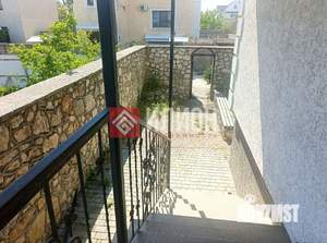 Дом 360м&sup2;, 3-этажный, участок 8 сот.  