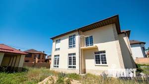 Дом 381м&sup2;, 3-этажный, участок 13 сот.  