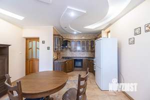 Дом 314м², 3-этажный, участок 10 сот.  