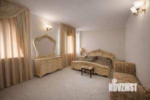 Дом 270м&sup2;, 3-этажный, участок 4 сот.  