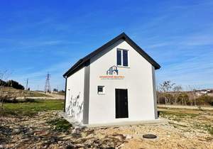 Дом 85м², 2-этажный, участок 4 сот.  