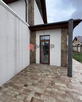 Дом 192м&sup2;, 3-этажный, участок 4 сот.  