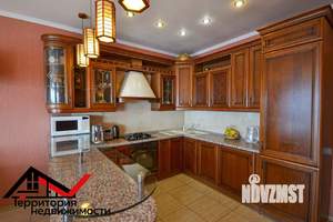 Таунхаус 280м&sup2;, 3-этажный, участок 40 сот.  