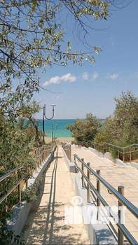 Дом 637м&sup2;, 2-этажный, участок 16 сот.  