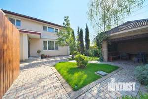 Дом 219м², 3-этажный, участок 6 сот.  