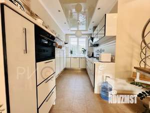 Дом 186м&sup2;, 3-этажный, участок 4 сот.  