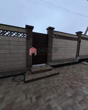 Дом 192м&sup2;, 3-этажный, участок 4 сот.  