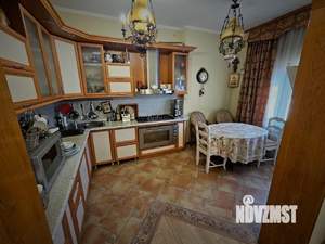 Дом 270м², 3-этажный, участок 4 сот.  