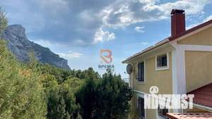 Дом 160м&sup2;, 3-этажный, участок 10 сот.  