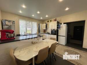 Дом 180м&sup2;, 3-этажный, участок 5 сот.  