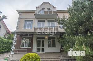 Дом 356м², 3-этажный, участок 4 сот.  