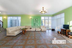 Дом 389м², 2-этажный, участок 16 сот.  