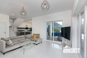 Дом 266м², 3-этажный, участок 9 сот.  