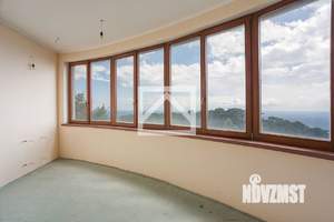 Дом 687м², 4-этажный, участок 15 сот.  