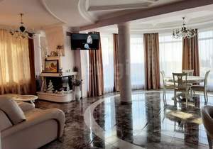 Дом 365м², 3-этажный, участок 17 сот.  