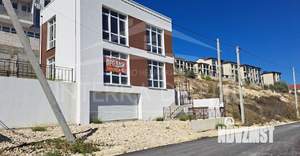 Дом 170м&sup2;, 2-этажный, участок 3 сот.  