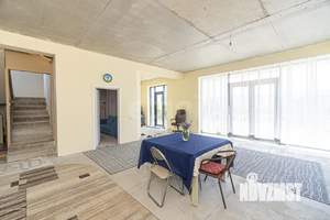 Дом 270м², 2-этажный, участок 10 сот.  