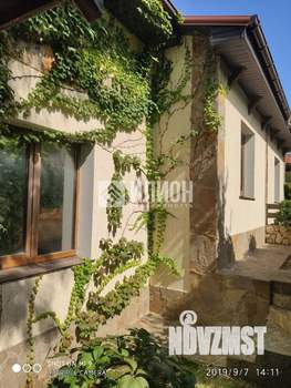 Дом 196м&sup2;, 2-этажный, участок 4 сот.  