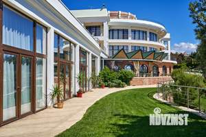 Дом 3200м&sup2;, 4-этажный, участок 2 сот.  