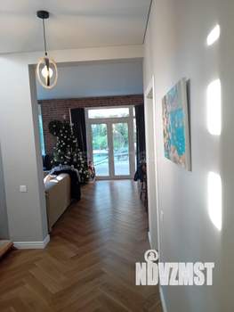 Дом 250м&sup2;, 2-этажный, участок 6 сот.  