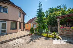 Дом 203м², 3-этажный, участок 10 сот.  