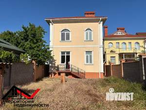 Дом 287м², 3-этажный, участок 8 сот.  