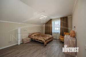 Дом 284м², 3-этажный, участок 5 сот.  
