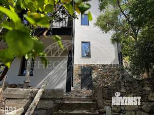 Дом 251м&sup2;, 3-этажный, участок 5 сот.  