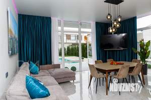 Дом 299м², 3-этажный, участок 4 сот.  