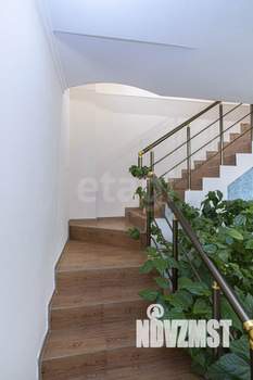 Дом 263м², 3-этажный, участок 6 сот.  