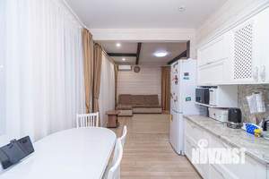 Дом 214м², 2-этажный, участок 9 сот.  