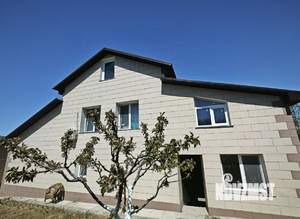 Дом 250м², 3-этажный, участок 5 сот.  