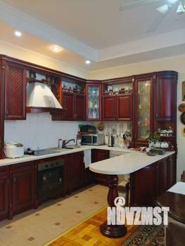 Коттедж 212м&sup2;, 2-этажный, участок 4 сот.  