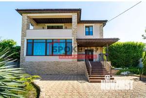 Дом 250м², 2-этажный, участок 12 сот.  