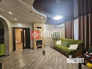 Дом 206м², 3-этажный, участок 10 сот.  