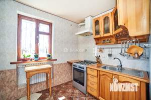 Дом 227м&sup2;, 3-этажный, участок 10 сот.  