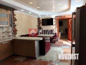 Дом 280м², 2-этажный, участок 3 сот.  