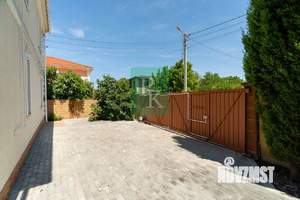 Дача 210м², 2-этажный, участок 5 сот.  