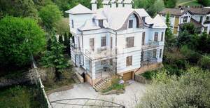 Дом 525м², 3-этажный, участок 25 сот.  