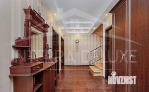 Дом 176м&sup2;, 2-этажный, участок 10 сот.  