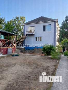 Дом 200м², 3-этажный, участок 6 сот.  