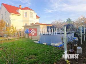 Дом 196м&sup2;, 3-этажный, участок 10 сот.  