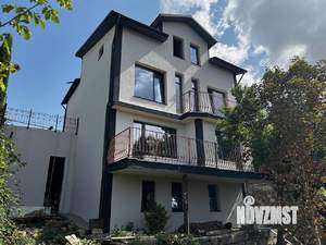 Дом 251м&sup2;, 3-этажный, участок 5 сот.  